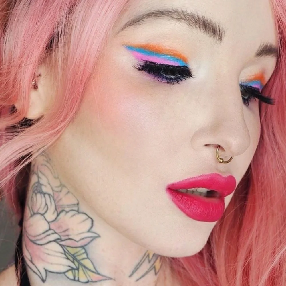 BUBBLEGUM Kat Von D DISCONTINUED Crayon NWOBOX